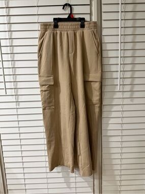 Old Navy Active USA Beige Cargo Sweatpants Size Medium 🤎